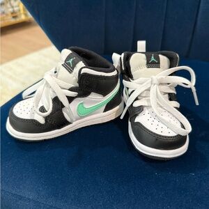 Jordan 1 Mid ‘Green Glow’ Sneakers toddler 5C
